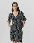 Calla Print V Neck