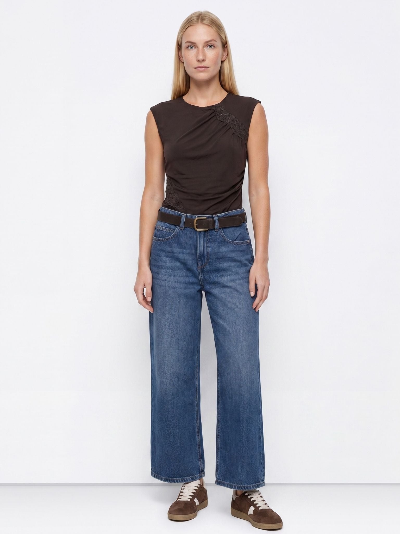 Nora Wide Ankle Grazer